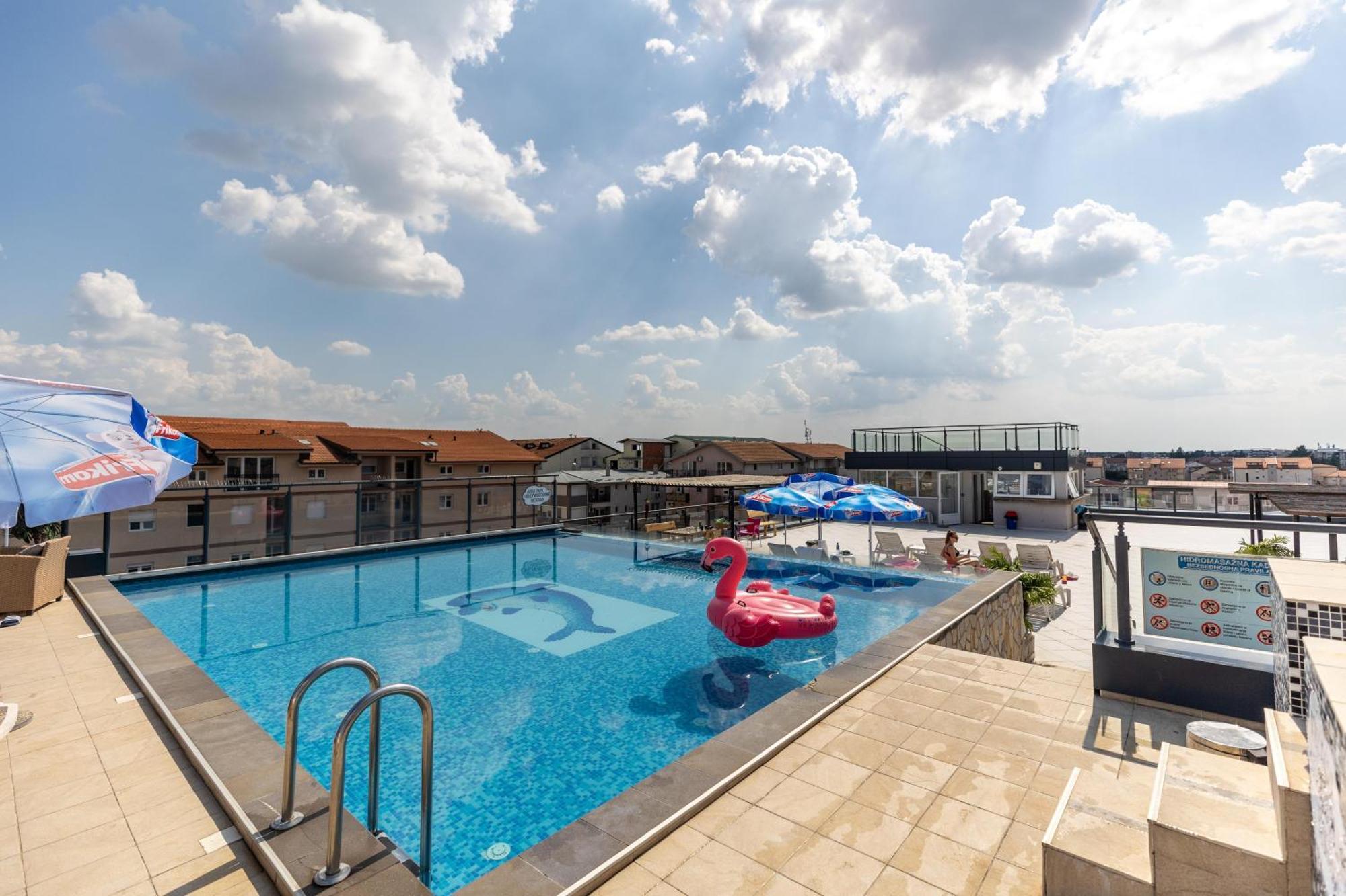 Garni Hotel Hollywoodland Wellness & Aquapark Beograd Eksteriør bilde