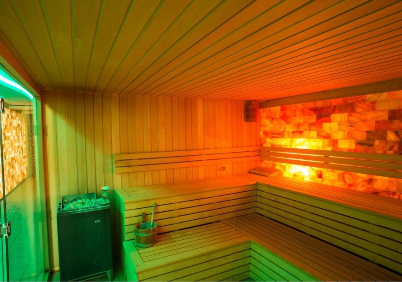 Garni Hotel Hollywoodland Wellness & Aquapark Beograd Eksteriør bilde