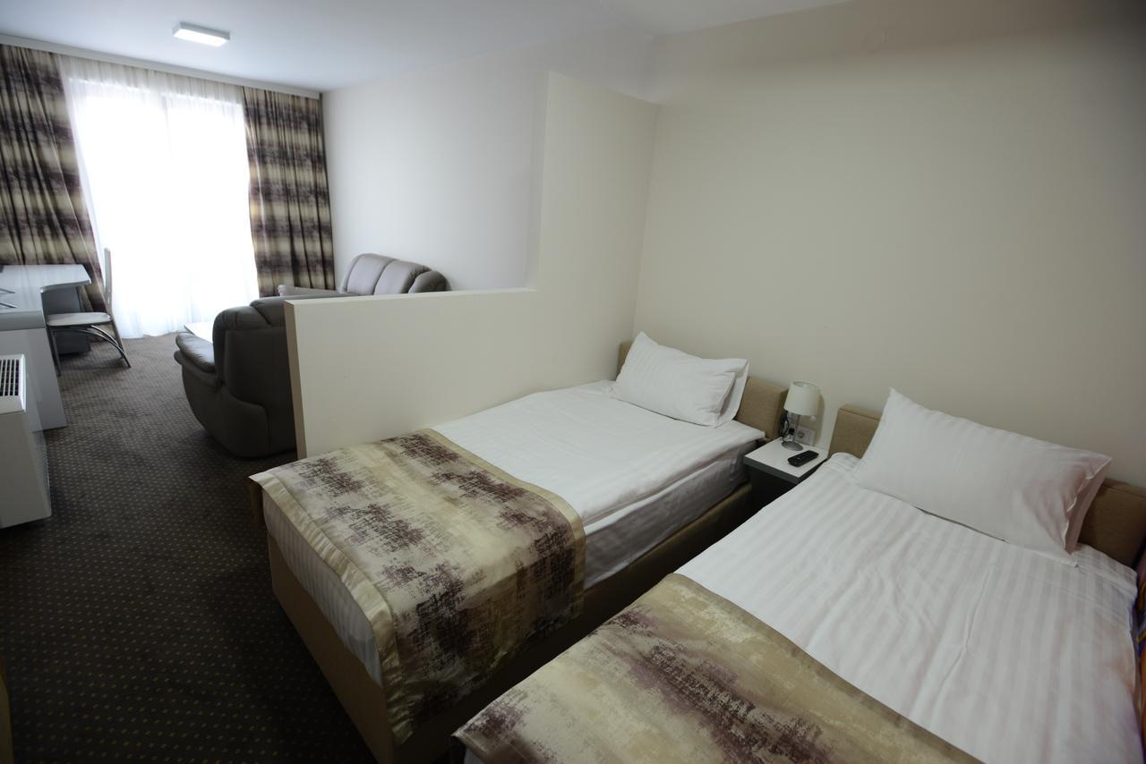 Garni Hotel Hollywoodland Wellness & Aquapark Beograd Eksteriør bilde