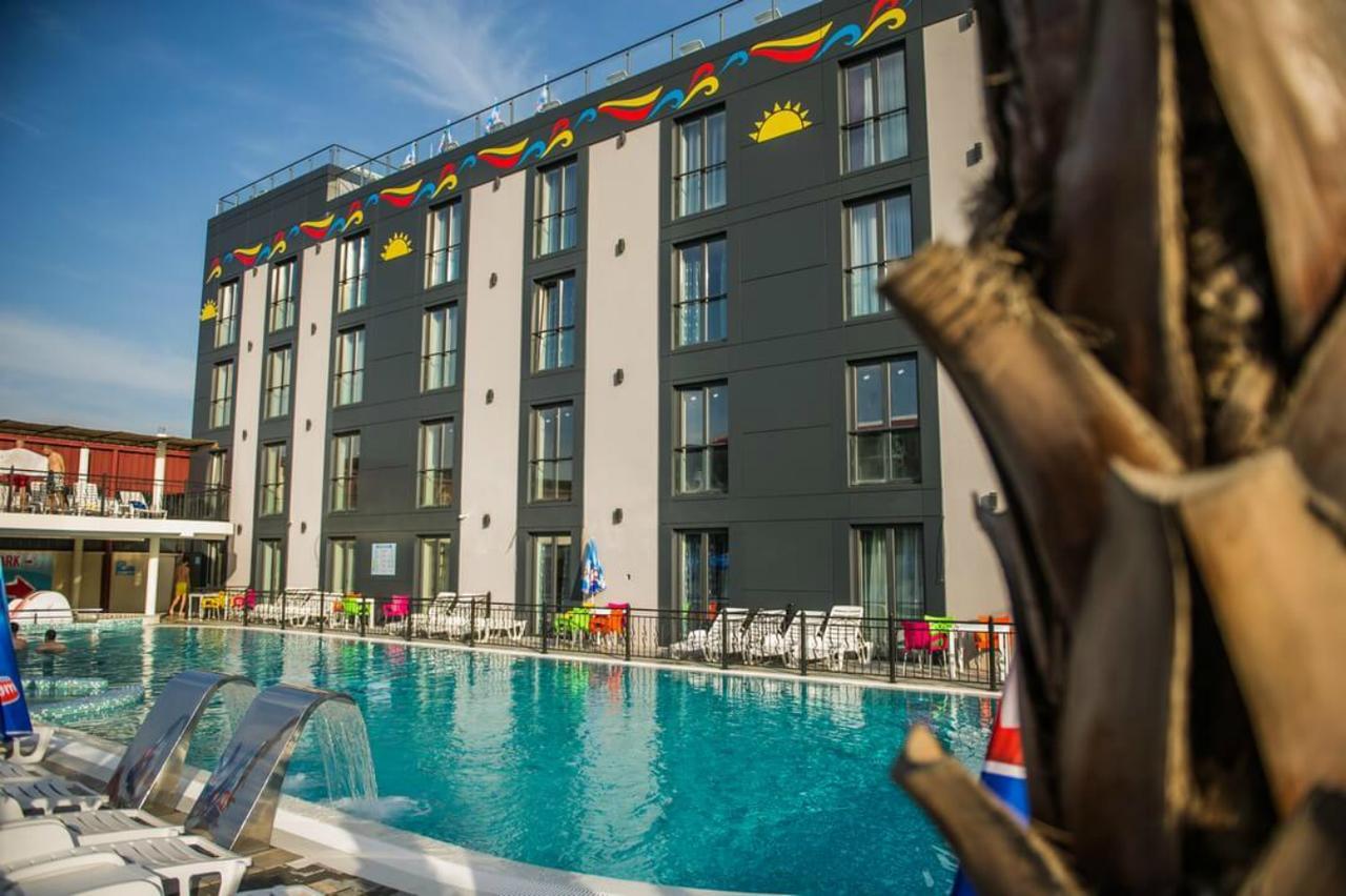 Garni Hotel Hollywoodland Wellness & Aquapark Beograd Eksteriør bilde